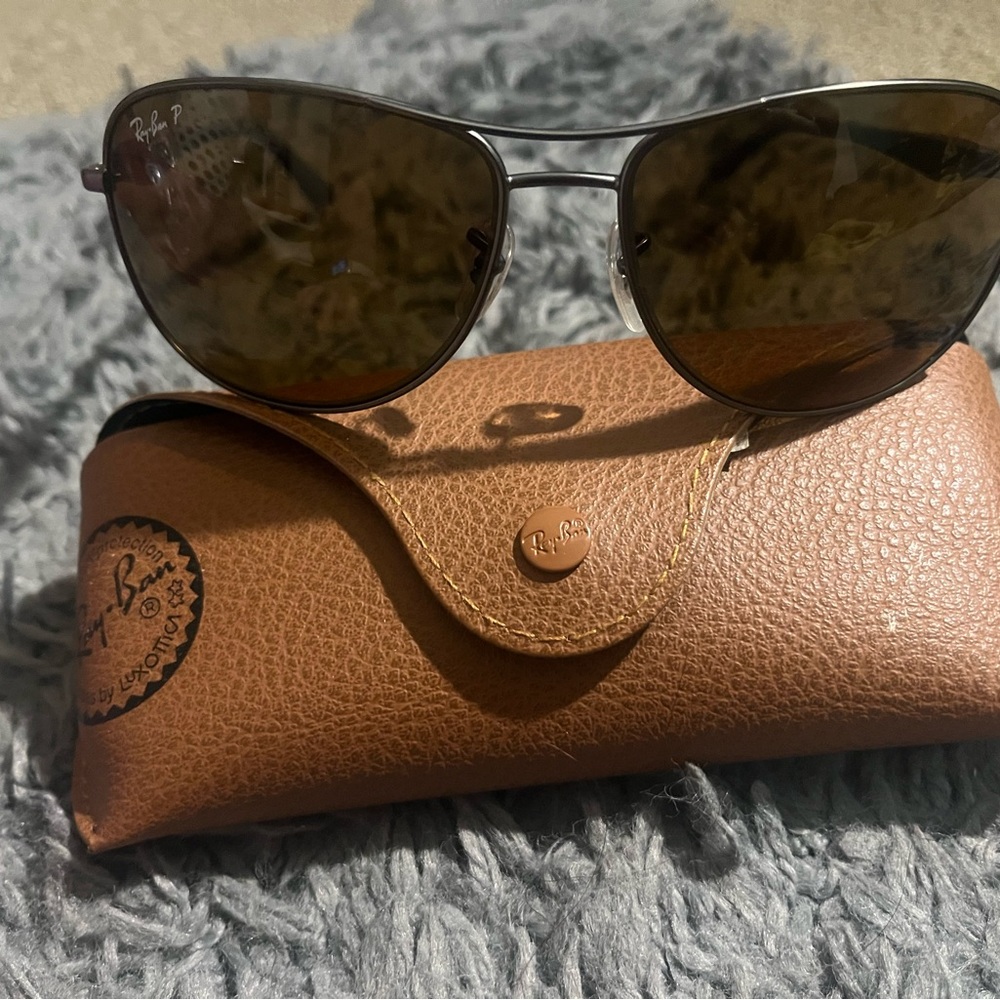 Ray-Ban Brown Lens Sunglasses with Case